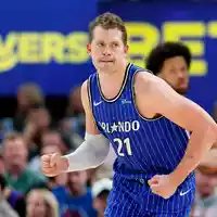 Für Moritz Wagner und die Orlando Magic ist die NBA-Saison frühzeitig beendet. - Foto: Duane Burleson/AP/dpa