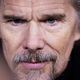 Mann mit Aura: Ethan Hawke. (Archivbild) - Foto: Christoph Soeder/dpa
