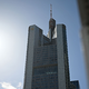 Objekt der Begierde: die Commerzbank in Frankfurt. (Archivbild) - Foto: Michael Brandt/dpa