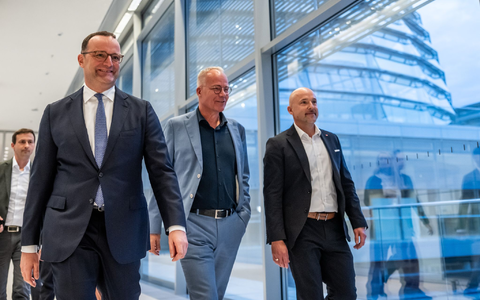 SPD-Fraktionschef Miersch reagiert gelassen auf den Kanzler-Appell zu mehr Kompromissfähigkeit. (Archivbild) - Foto: Michael Kappeler/dpa