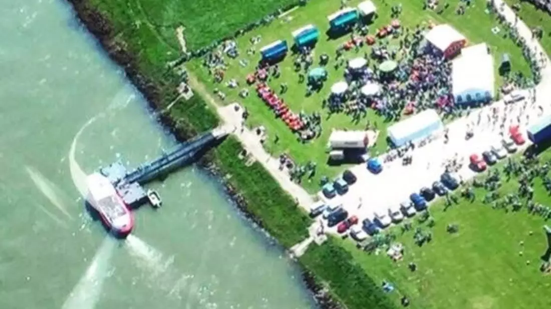 Feuerwehr Kalkar: Vatertag wird legendär: Biwak Party direkt am Rhein in Grieth - Bild: presseportal.de