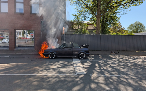 POL-ROW: Widerstände im Regionalzug ++ VW Cabrio brennt in Bremervörde ++ Bild in der digitalen Pressemappe ++ Polizei befreit Igel aus misslicher Lage ++ - Foto: presseportal.de