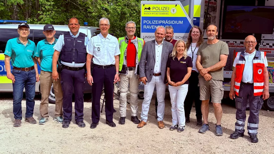 PP Ravensburg: Gemeinsamer Biker-Aktionstag am Knopfmacherfels - Start in die Motorradsaison 2026 - Bild: presseportal.de