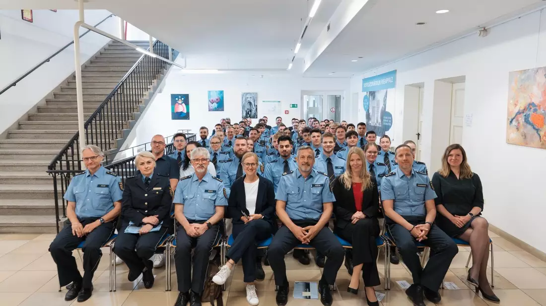 POL-PPRP: Begrüßung 44 neuer Polizistinnen und Polizisten im Polizeipräsidium Rheinpfalz - Bild: presseportal.de