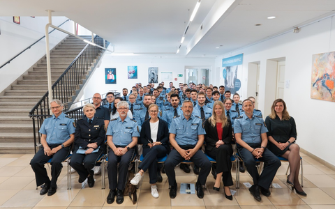 POL-PPRP: Begrüßung 44 neuer Polizistinnen und Polizisten im Polizeipräsidium Rheinpfalz - Foto: presseportal.de