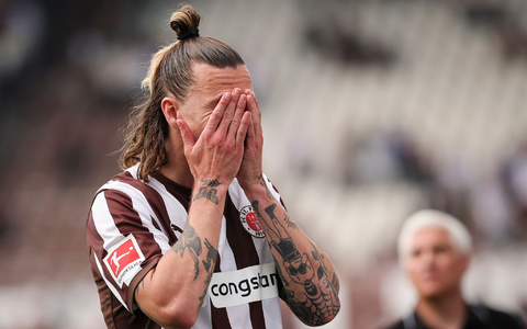 St. Paulis Jackson Irvine nach der Heim-Niederlage gegen Mainz 05.  - Foto: Christian Charisius/dpa