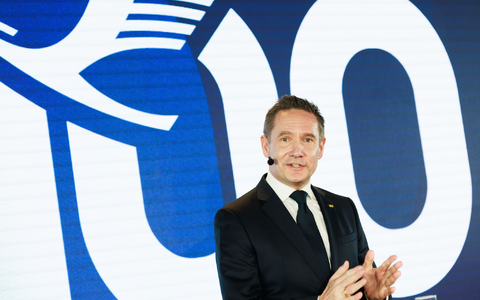 Jens Ritter, Chef der Lufthansa Airlines, präsentiert das neue Konzept. (Archivbild) - Foto: Carsten Koall/dpa