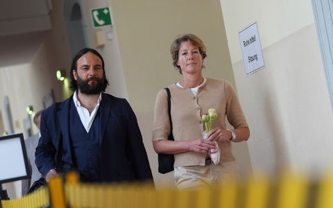 Prozess am Geburtstag: Christina Block auf dem Weg in den Gerichtssaal. - Foto: Marcus Brandt/dpa