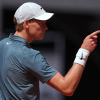 Eine Gruppe von Topspielern, darunter Jannik Sinner, soll die Preisgeld-Debatte im Tennis neu entfacht haben. (Archivbild) - Foto: Manu Fernandez/AP/dpa