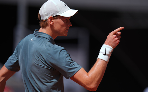 Eine Gruppe von Topspielern, darunter Jannik Sinner, soll die Preisgeld-Debatte im Tennis neu entfacht haben. (Archivbild) - Foto: Manu Fernandez/AP/dpa