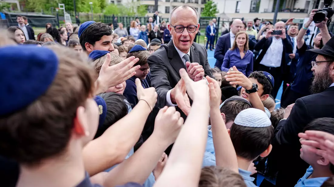 Merz löste mit einem Aufruf an die SPD zu mehr Kompromissbereitschaft Unmut beim Koalitionspartner aus.  - Bild: Kay Nietfeld/dpa-Pool/dpa