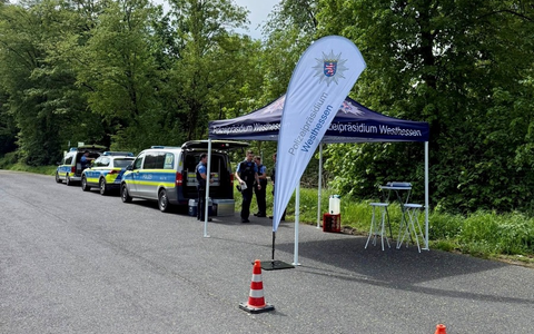POL-RTK: Graffitis mit rechten Inhalten gesprüht +++ Bargeld aus Restaurant gestohlen +++ Kleinerer Brand in Waldstück +++ Polizei kontrolliert Motorradfahrende - Foto: presseportal.de