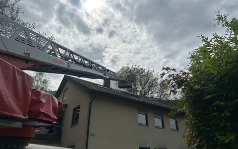 KFV-CW: Massiver Innenangriff verhindert Dachstuhlvollbrand - Foto: presseportal.de