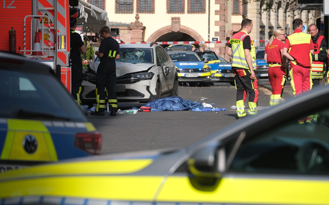 In Leipzig ist ein Auto in mehrere Menschen gefahren. - Foto: Sebastian Willnow/dpa