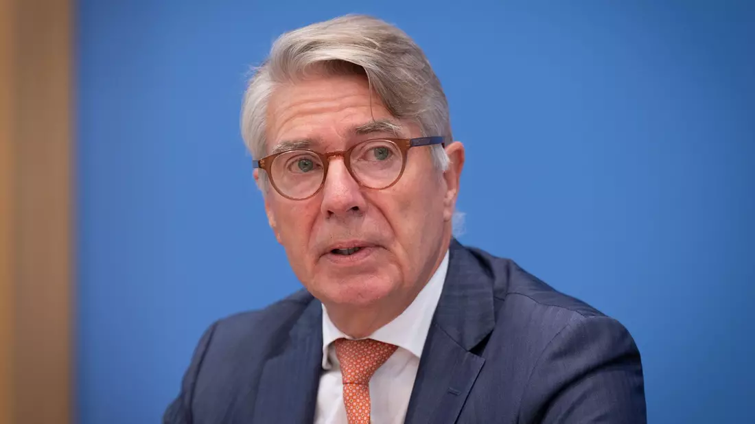 Der Präsident des Pharmaverbands VFA kritisiert das Sparpaket von Gesundheitsministerin Nina Warken. (Archivbild) - Bild: Soeren Stache/dpa
