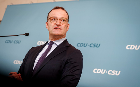 Seit 24 Jahren gehört Jens Spahn dem Bundestag an, und seit einem Jahr ist er Chef der CDU/CSU-Fraktion. (Archivfoto) - Foto: Kay Nietfeld/dpa