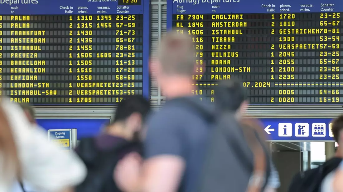 Ohne Live-Radar würden jede Menge Flüge ausfallen (Archivbild)  - Bild: Daniel Löb/dpa