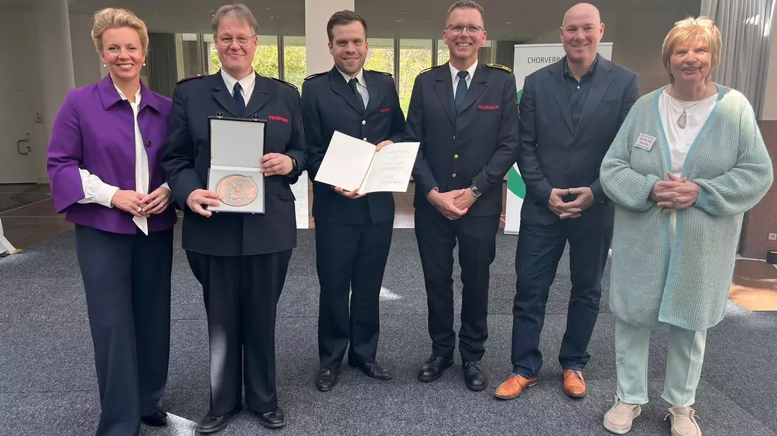 FW-Velbert: Musikzug der Freiwilligen Feuerwehr Velbert erhält ProMusica Plakette des Bundespräsidenten - Bild: presseportal.de