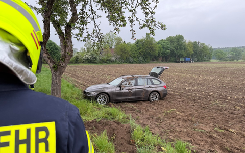 FW Flotwedel: Verkehrsunfall in Schepelse: Ersthelfer befreien Fahrerin vor Eintreffen der Feuerwehr (korrigierte Fassung) - Foto: presseportal.de