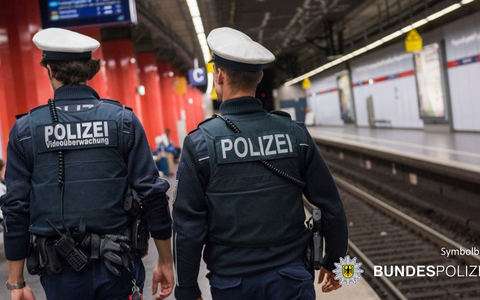 Bundespolizeidirektion München: Auseinandersetzung bei Fahrscheinkontrolle / DB-Mitarbeiter verletzt - Foto: presseportal.de