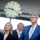 Palla und Schnieder setzen auf Verantwortung von Fahrgästen.  - Foto: Kay Nietfeld/dpa