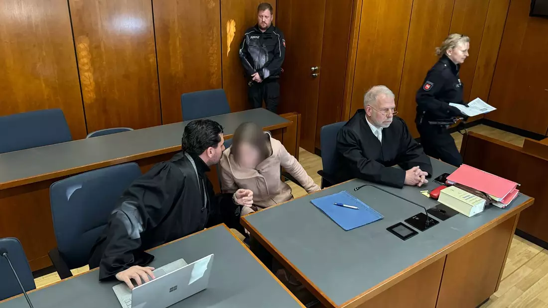 Eine Sozialarbeiterin ist wegen Mordes an einem 15-jährigen Mädchen verurteilt worden. (Archivbild)  - Bild: Maurice Dirker/dpa