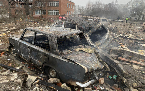 Vor der von Moskau und Kiew mit unterschiedlichem Beginn angekündigten Waffenruhe beklagt die Ukraine mehrere Tote bei russischen Angriffen. (Archivbild) - Foto: Uncredited/Ukrainian Emergency Service/AP/dpa