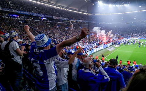 Neue Sky Original Doku begleitet Schalke 04 hautnah und exklusiv auf dem Weg in die Fußball-Bundesliga - Foto: presseportal.de