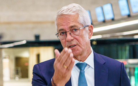 Fraport-Chef Schulte setzt auf eine sichere Kerosinversorgung. (Archivbild) - Foto: Andreas Arnold/dpa