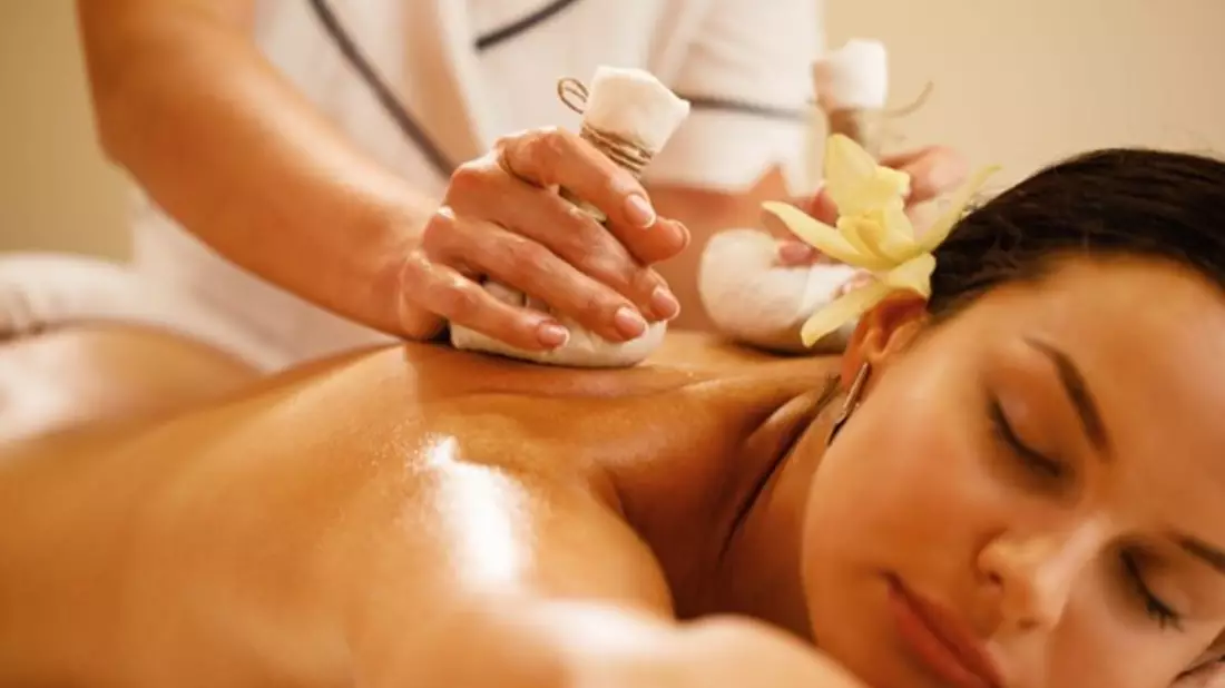 Regeneration im Wellnesshotel - Bild: Drazen - stock.adobe.com