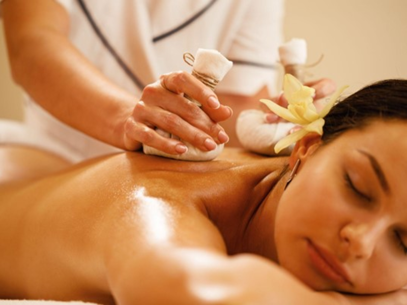 Regeneration im Wellnesshotel - Foto: Drazen - stock.adobe.com