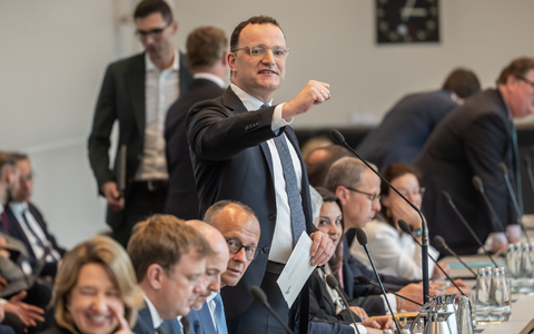 Jens Spahn: Wiedergewählt mit knapp fünf Prozentpunkten weniger als vor einem Jahr.  - Foto: Michael Kappeler/dpa