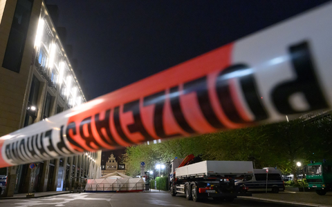 Ein 33-Jähriger deutscher Staatsbürger war am Montagnachmittag in die belebte Fußgängerzone gefahren.  - Foto: Hendrik Schmidt/dpa