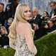 Lindsey Vonn bei der Met-Gala in New York. - Foto: Evan Agostini/Invision/AP/dpa