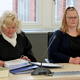 Die Mutter des ermordeten Achtjährigen (r) zeigte sich erneut gefasst im Prozess. - Foto: Bernd Wüstneck/dpa