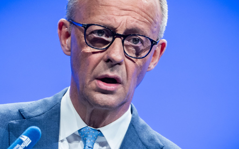 Der Kanzler bekennt sich am Vorabend des Regierungs-Jahrestags zur Zusammenarbeit mit der SPD. - Foto: Michael Kappeler/dpa