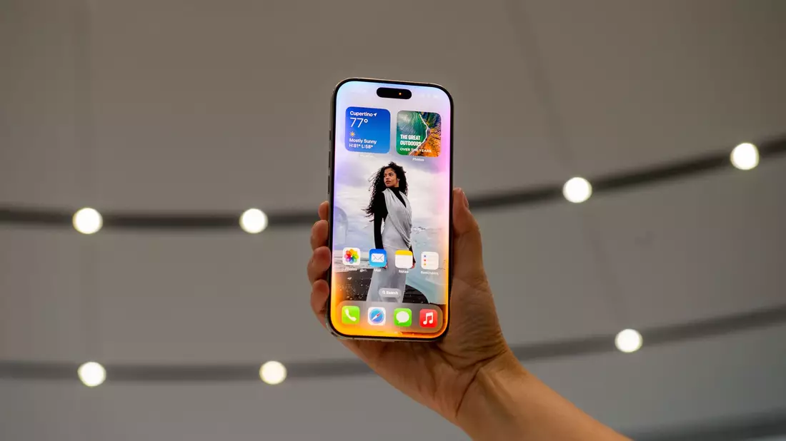 Apple hatte vor der Vorstellung der iPhone-16-Modellreihe neue KI-Funktionen angekündigt und Werbung dafür gemacht. (Archivbild) - Bild: Andrej Sokolow/dpa