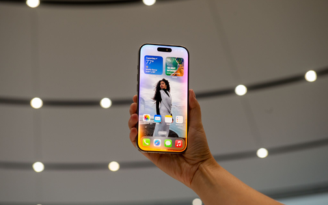 Apple hatte vor der Vorstellung der iPhone-16-Modellreihe neue KI-Funktionen angekündigt und Werbung dafür gemacht. (Archivbild) - Foto: Andrej Sokolow/dpa