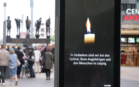 Nach der Amokfahrt in der Fußgängerzone herrschen in Leipzig Trauer und Fassungslosigkeit. - Foto: Sebastian Willnow/dpa