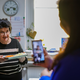 Oma kocht, Vanessa filmt - wie lange die zwei noch Videos machen, hängt ganz davon ab, wie lange Annemarie noch möchte.  - Foto: Christoph Reichwein/dpa