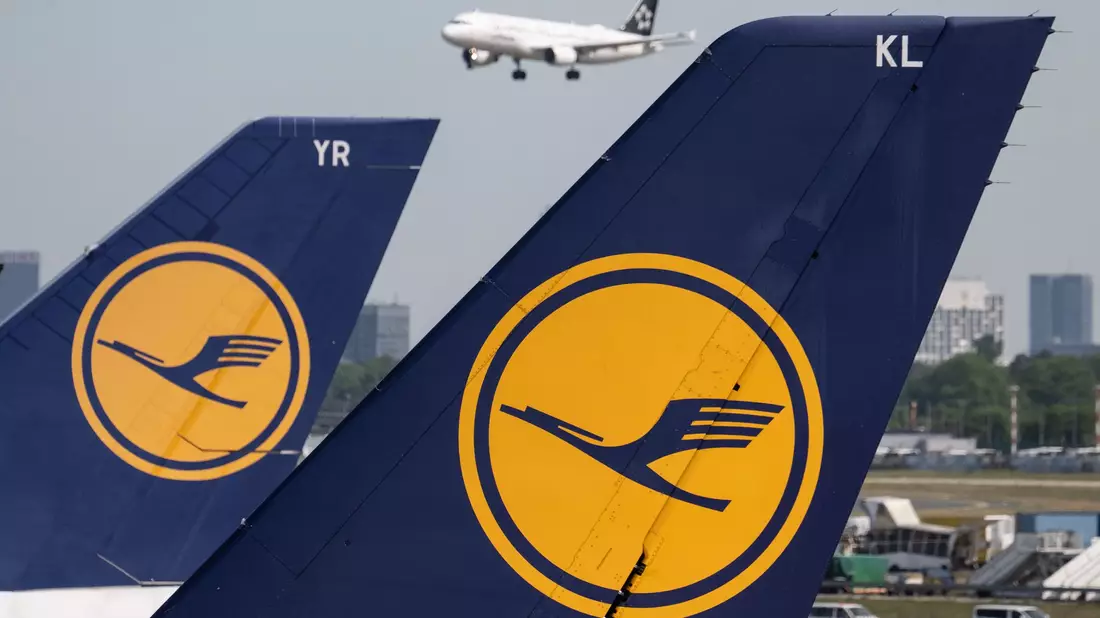 Zum Start ins Jahr konnte die Lufthansa ihren saisontypischen Verlust immerhin verringern.(Archivbild) - Bild: Boris Roessler/dpa
