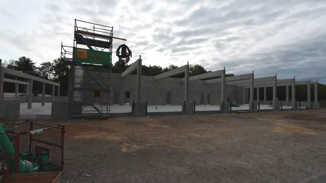 RKiSH: Richtfest für neue Rettungswache Nordoe: Klinikum Itzehoe und RKiSH stärken die Notfallversorgung der Region Rohbau steht nach weniger als fünf Monaten Bauzeit | Einzug für Dezember 2026 geplant - Bild: presseportal.de