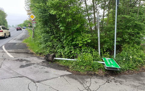 POL-MK: Schild beschädigt und geflüchtet - Foto: presseportal.de