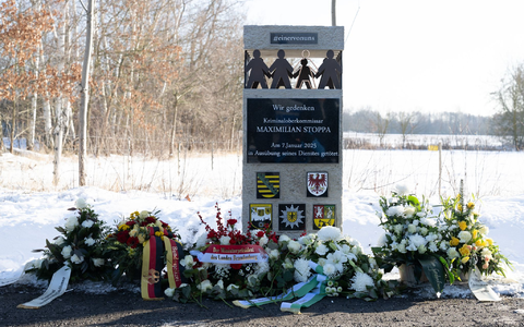 Ein Gedenkstein in Lauchhammer erinnert an den 32-Jährigen. (Archivbild) - Foto: Sebastian Kahnert/dpa