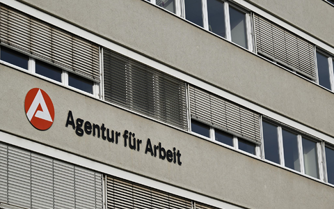 Viele junge Erwachsene haben keinen Berufsabschluss und damit schlechte Chancen auf dem Arbeitsmarkt. - Foto: Martin Schutt/dpa