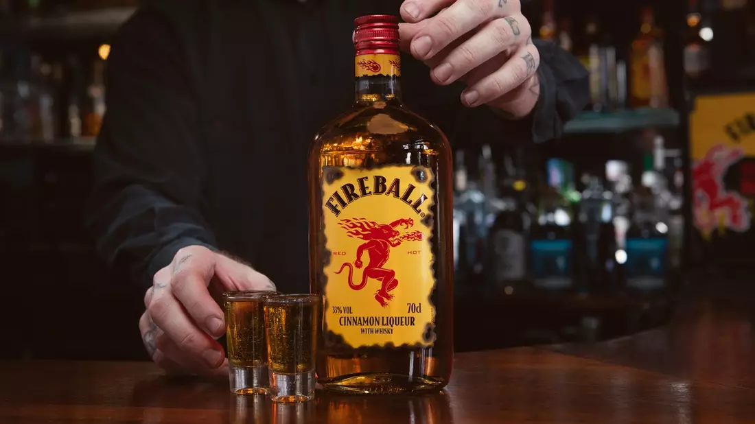 Fireball sucht Deutschlands langweiligste Vatertagsfeiern und startet den ultimativen Vibe Check in Berlin / Ein Comeback für Väter, für die Vibes - und für einen Vatertag, der mehr verdient - Bild: presseportal.de