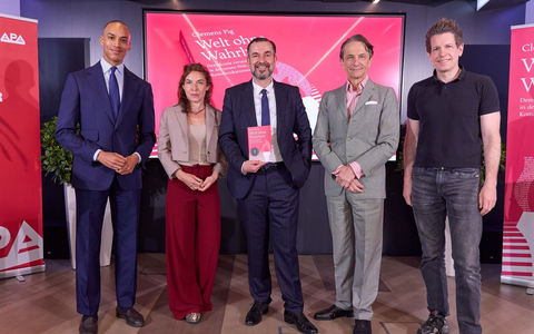 Buchpräsentation „Welt ohne Wahrheit“: Kooperation als Antwort auf die neue Kommunikationsordnung - Foto: presseportal.de