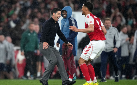 Nach Arsenals Champions-League-Finaleinzug brach im Stadion Partystimmung aus. - Foto: Alastair Grant/AP/dpa
