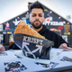 «Einmal Döner, aber schön krispy!» (Archivbild) - Foto: Friso Gentsch/dpa