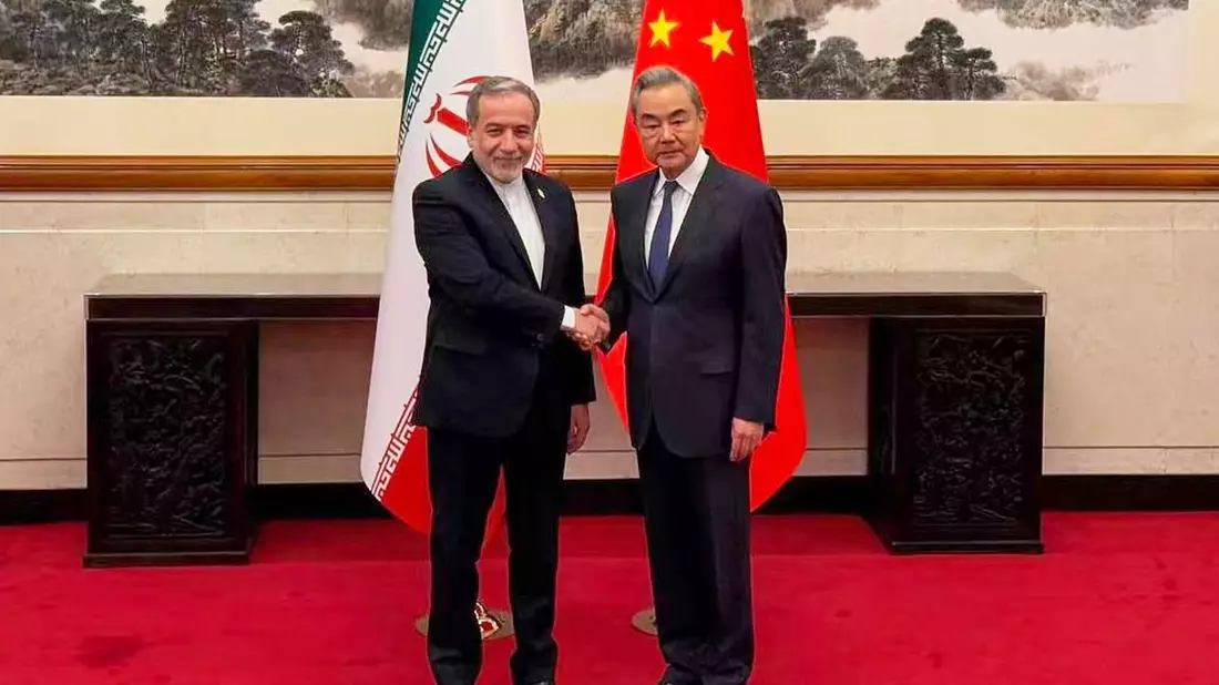 Vor einem Trump-Besuch in Peking: Der Iran und China stimmen sich ab. - Bild: Uncredited/Telegram channel of the Iranian Foreign Minister via AP/dpa